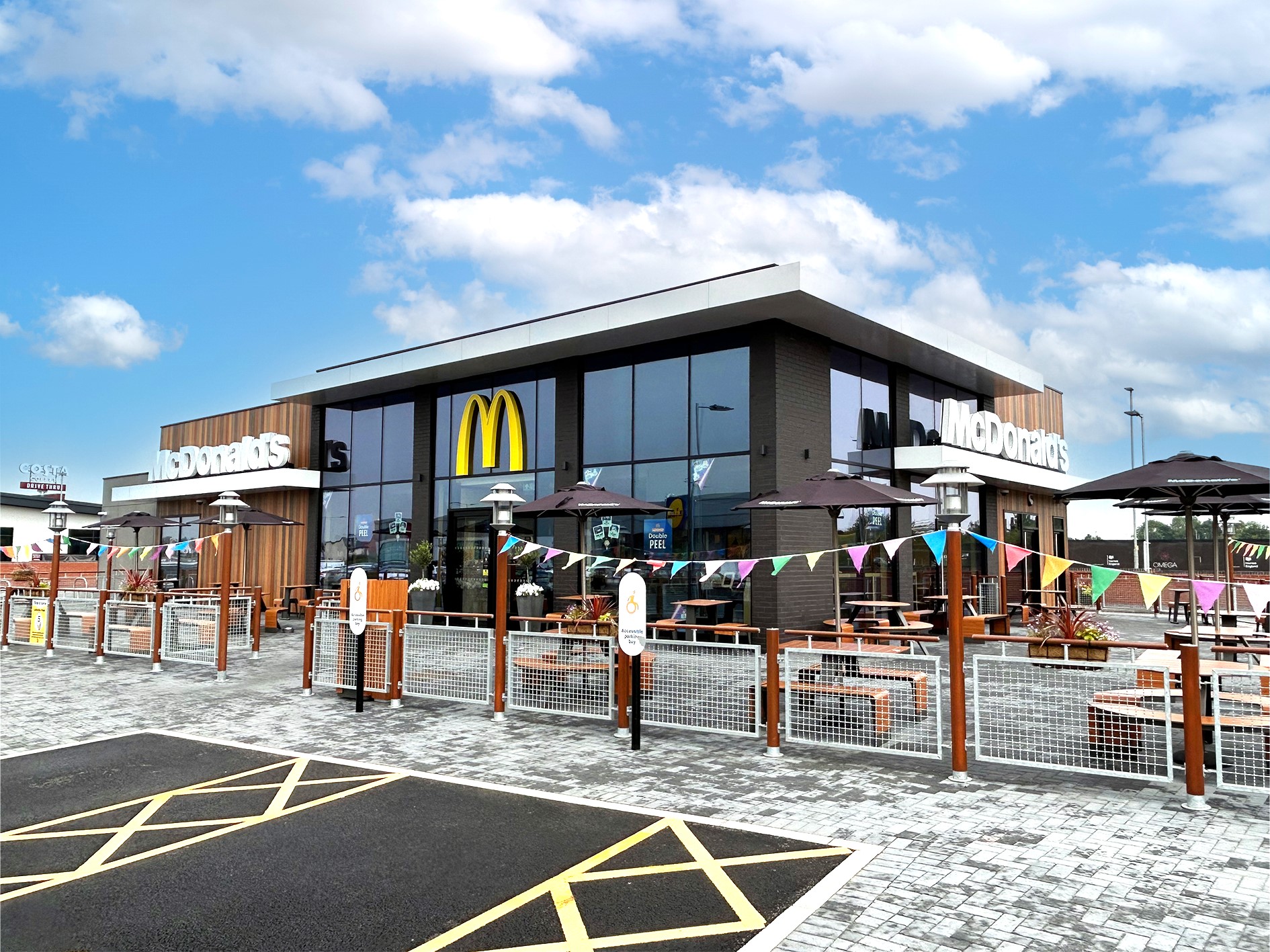 Warrington, McDonald's Restaurant HTC Architects